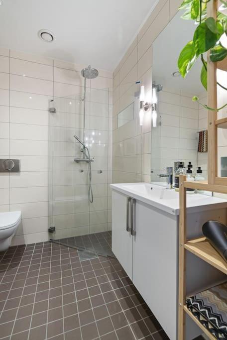 Modern 2Bed Room Sea View Apartment @ Oslo Barcode Exterior photo