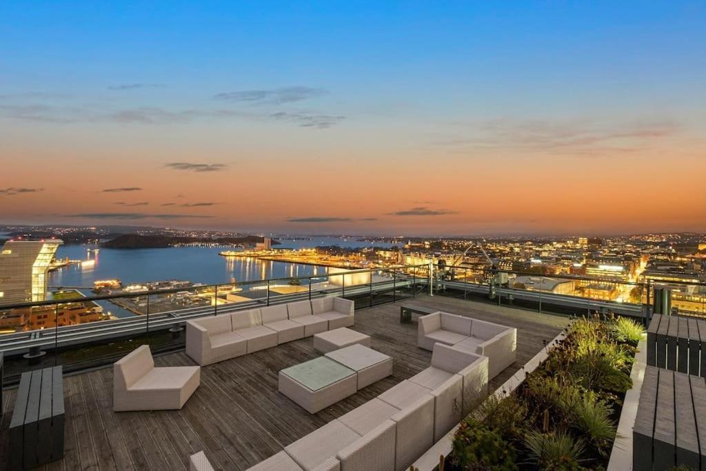 Modern 2Bed Room Sea View Apartment @ Oslo Barcode Exterior photo