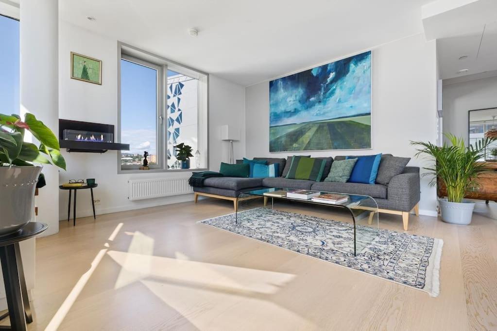 Modern 2Bed Room Sea View Apartment @ Oslo Barcode Exterior photo